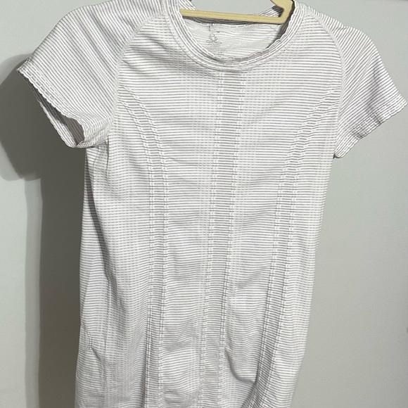 Women's Striped White Top - Picture 1 of 3